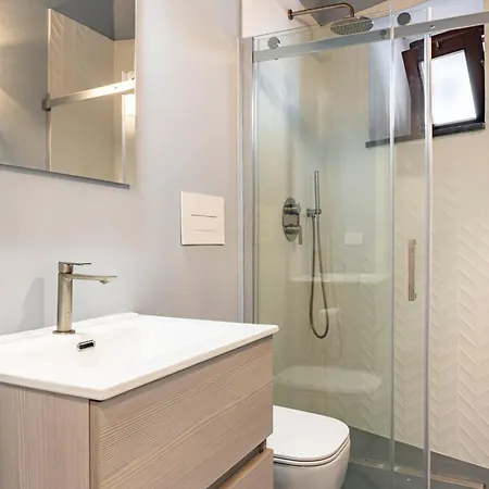 Guesthost - And Light In * Taormina